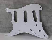 Load image into Gallery viewer, Standard Pickguard For 62 Strat For Fender - Reddish Brown Tortoise Shell