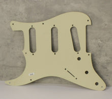 Load image into Gallery viewer, Aged 59 Pickguard For Fender Strat Wide Bevel Light Relic - Vintage Cream