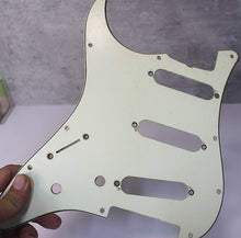 Load image into Gallery viewer, B Stock Montreux Guitars Lefty 64 Strat Pickguard For Strat Mint Ivory