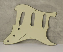 Load image into Gallery viewer, Aged 57, 59 Pickguard For Fender Strat Wide Bevel Light Relic - Vintage Cream