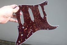 Load image into Gallery viewer, Standard Pickguard For 62 Strat For Fender - Dark Brown Tortoise Shell