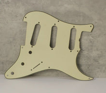 Load image into Gallery viewer, Aged 57, 59 Pickguard For Fender Strat Wide Bevel Light Relic - Vintage Cream