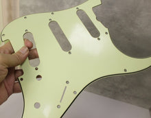 Load image into Gallery viewer, Aged 63, 64 Pickguard For Fender Strat Wide Bevel Light Relic - Mint Green