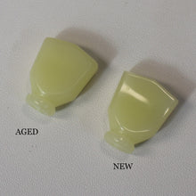Load image into Gallery viewer, Aged Kluson Tuners Keystone Buttons to Fit Vintage Les Paul Single Ring (6)