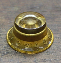 Load image into Gallery viewer, Aged Clone Gold Bonnet Bell Top Hat Knobs for 59 Les Paul (4)