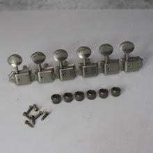 Load image into Gallery viewer, Aged Kluson Tuners For Fender Stratocaster Single Line - Nickel
