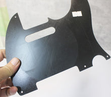 Load image into Gallery viewer, Aged Lefty Black 1 Ply Pickguard For 50s Telecaster - AGP061