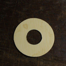 Load image into Gallery viewer, Wizz Pickups Aged 59 Les Paul Cream Toggle Plate. W02