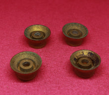 Load image into Gallery viewer, Vintage 1960s Gibson Gold Reflector Knob Set For Les Paul Custom ES335