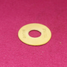 Load image into Gallery viewer, Wizz Pickups Aged 59 Les Paul Cream Toggle Plate. W08
