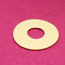 Load image into Gallery viewer, Wizz Pickups Aged 59 Les Paul Cream Toggle Plate. W11