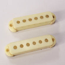 Load image into Gallery viewer, Aged Pickup Covers Set For Jaguar - Aged White
