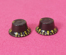 Load image into Gallery viewer, Montreux Guitars Set of 2 Black Bell Top Hat Knobs for Les Paul Junior  Aged
