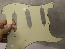 Load image into Gallery viewer, Aged 64 65 Pickguard For Fender Strat Wide Bevel - Vintage Cream

