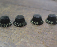 Load image into Gallery viewer, Aged Black Bonnet CAB Bell Top Hat Knobs for 59 Les Paul (4)
