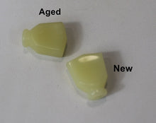 Load image into Gallery viewer, Aged Kluson Tuners Keystone Buttons to Fit Vintage Les Paul Single Ring (6)
