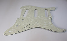 Load image into Gallery viewer, Standard Pickguard For 62 Strat For USA Mex Fender  - Cream Pearloid
