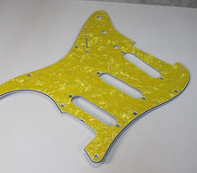 Load image into Gallery viewer, Standard Pickguard For 62 Strat For USA Mex Fender  - Yellow Pearloid
