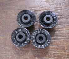 Load image into Gallery viewer, Aged Bell Top Hat Knobs For Les Paul Guitars (4) - Black
