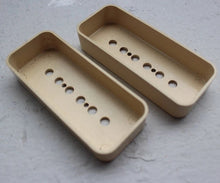 Load image into Gallery viewer, Aged P90 Soapbar Pickup Covers (2) Cream 49.2mm

