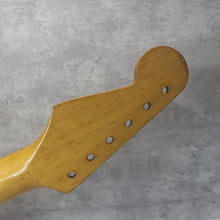 Load image into Gallery viewer, Aged Nitro Finish Vintage Replacement Maple Neck For 50&#39;s Stratocaster N022

