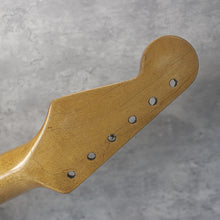 Load image into Gallery viewer, Aged Nitro Finish Vintage Replacement Maple Neck For 50&#39;s Stratocaster N023
