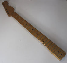 Load image into Gallery viewer, Aged Nitro Finish Vintage Replacement Maple Neck For 50&#39;s Stratocaster N023
