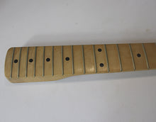Load image into Gallery viewer, Aged Nitro Finish Vintage Replacement Maple Neck For 50&#39;s Stratocaster N024
