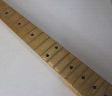Load image into Gallery viewer, Aged Nitro Finish Vintage Replacement Maple Neck For 50&#39;s Stratocaster N024

