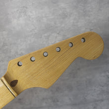 Load image into Gallery viewer, Aged Nitro Finish Vintage Replacement Maple Neck For 50&#39;s Stratocaster N025
