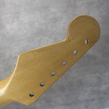 Load image into Gallery viewer, Aged Nitro Finish Vintage Replacement Maple Neck For 50&#39;s Stratocaster N026

