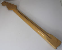 Load image into Gallery viewer, Aged Nitro Finish Vintage Replacement Maple Neck For 50&#39;s Stratocaster N026
