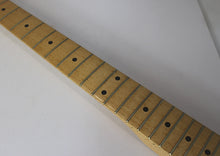 Load image into Gallery viewer, Aged Nitro Finish Vintage Replacement Maple Neck For 50&#39;s Stratocaster N026
