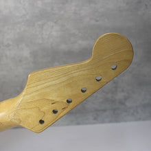 Load image into Gallery viewer, Aged Nitro Finish Vintage Replacement Maple Neck For 50&#39;s Stratocaster N027
