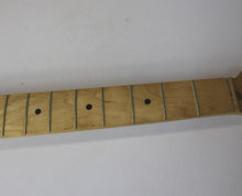Load image into Gallery viewer, Aged Nitro Finish Vintage Replacement Maple Neck For 50&#39;s Stratocaster N027
