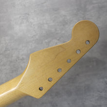 Load image into Gallery viewer, Aged Nitro Finish Vintage Replacement Maple Neck For 50&#39;s Stratocaster N028
