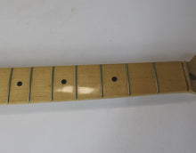 Load image into Gallery viewer, Aged Nitro Finish Vintage Replacement Maple Neck For 50&#39;s Stratocaster N028
