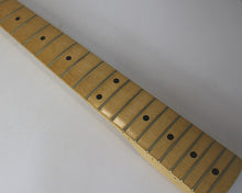 Load image into Gallery viewer, Aged Nitro Finish Vintage Replacement Maple Neck For 50&#39;s Stratocaster N028
