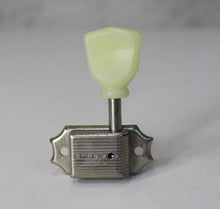 Load image into Gallery viewer, Aged Kluson Tuners For Gibson Les Paul Single Line - Nickel
