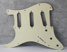 Load image into Gallery viewer, 59 - 62 Strat Pickguard For Mex USA Fender  - Vintage Cream
