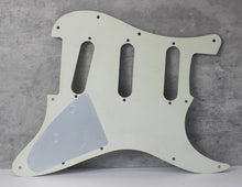 Load image into Gallery viewer, 64 to Modern Pickguard For Lefty Strat For USA Fender - Parchment
