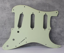Load image into Gallery viewer, Celluloid Pickguard Real Nitrate 3 Ply For Lefty 62 Stratocaster

