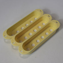 Load image into Gallery viewer, Pickup Covers For Stratocaster (3) 52mm - Cream Ivory F06
