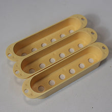 Load image into Gallery viewer, Pickup Covers For Stratocaster (3) 52mm - Vintage Cream F08
