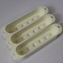 Load image into Gallery viewer, Pickup Covers For Stratocaster (3) 52mm - Parchment White F09
