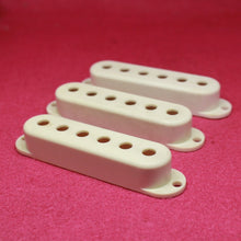 Load image into Gallery viewer, 1954 Fender Stratocaster Polystyrene Bakelite Pickup Covers Set
