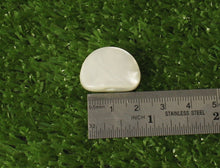 Load image into Gallery viewer, Replacement Buttons For Gotoh Tuners - White Pearl (6)
