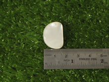 Load image into Gallery viewer, Replacement Buttons For Gotoh Tuners - White Pearl (6)
