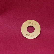 Load image into Gallery viewer, Aged Montreux Guitars 59 Les Paul Cream Toggle Plate. M03
