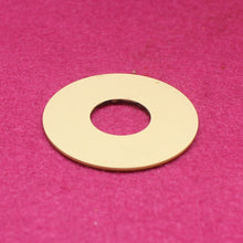 Load image into Gallery viewer, Aged Montreux Guitars 59 Les Paul Cream Toggle Plate. M03
